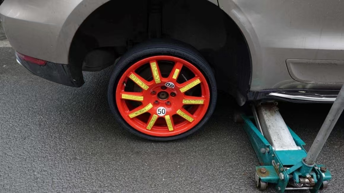 1740207162132562.jpg 补胎15.jpg